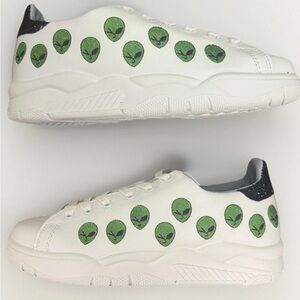 Chiara Ferragni Roger Sneakers in Alien white/green-Size 6 US / 36 IT New in box